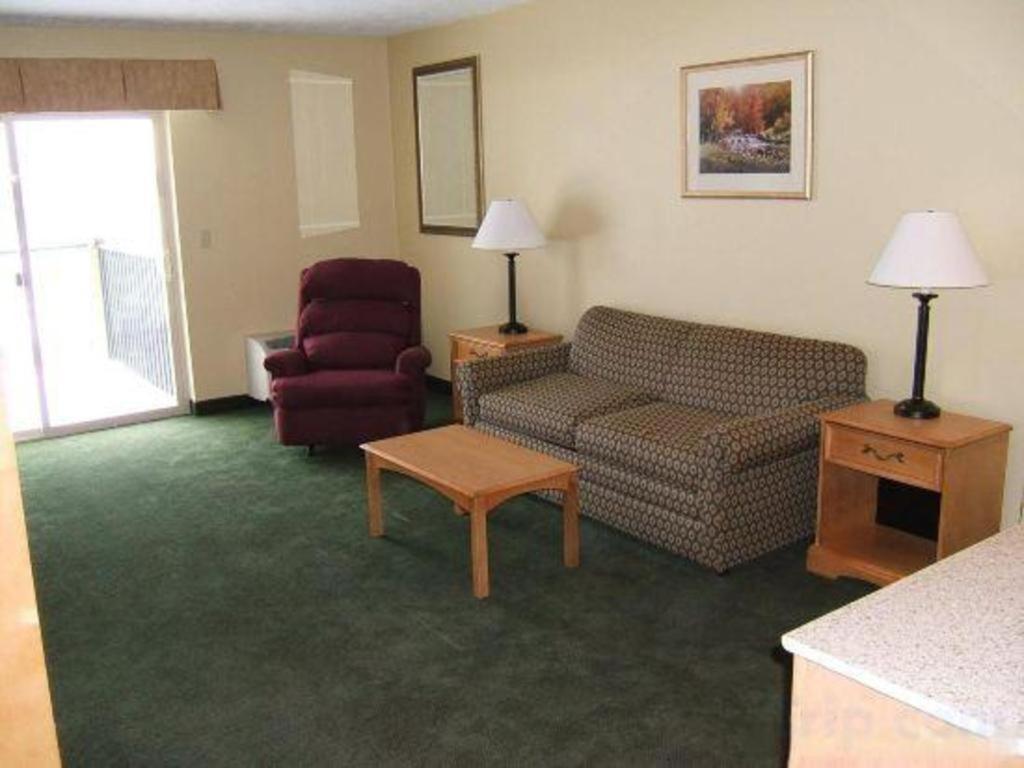 Holiday Inn Express Munising-Lakeview Hotel By Ihg Zewnętrze zdjęcie