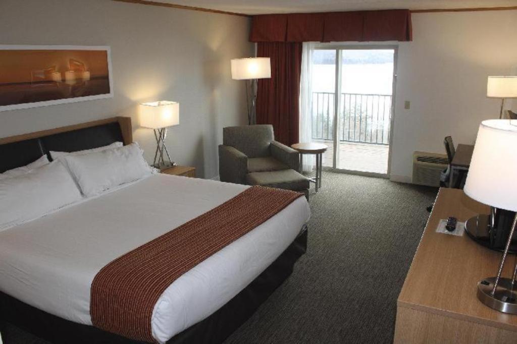 Holiday Inn Express Munising-Lakeview Hotel By Ihg Zewnętrze zdjęcie