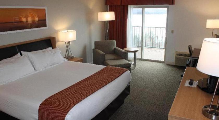 Holiday Inn Express Munising-Lakeview Hotel By Ihg Zewnętrze zdjęcie